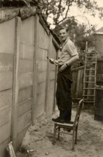 Jan vD jr werkt_ ca 1960.jpg